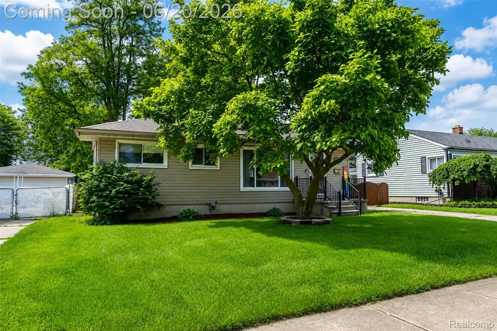 31539 Glen Street Westland City MI 48186