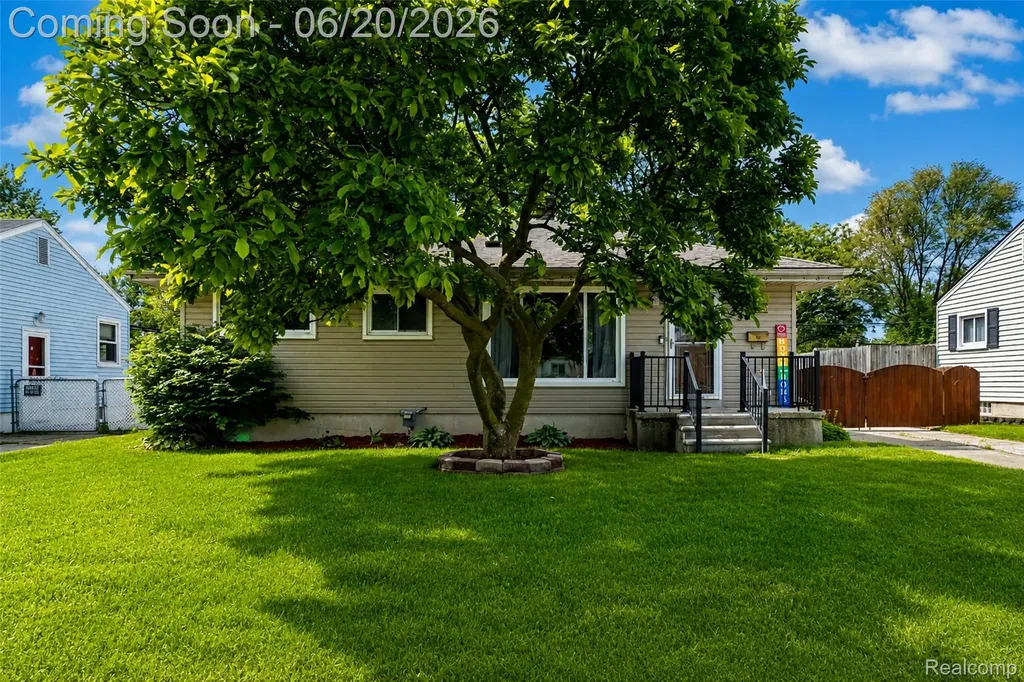 31539 Glen Street Westland City MI 48186