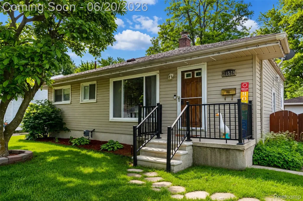 31539 Glen Street Westland City MI 48186