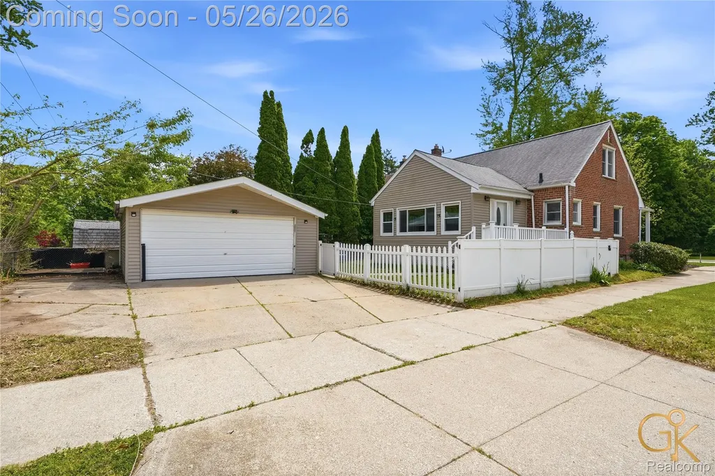 27564 W Chicago Street Livonia City MI 48150