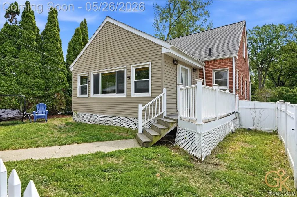 27564 W Chicago Street Livonia City MI 48150