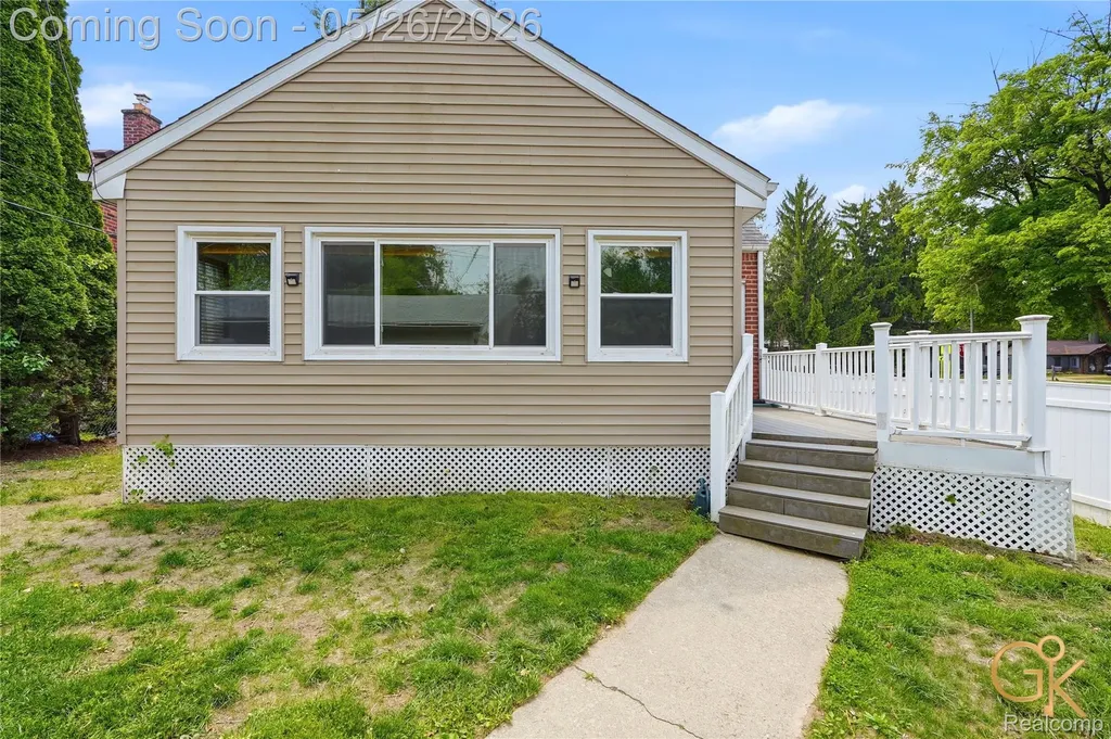 27564 W Chicago Street Livonia City MI 48150