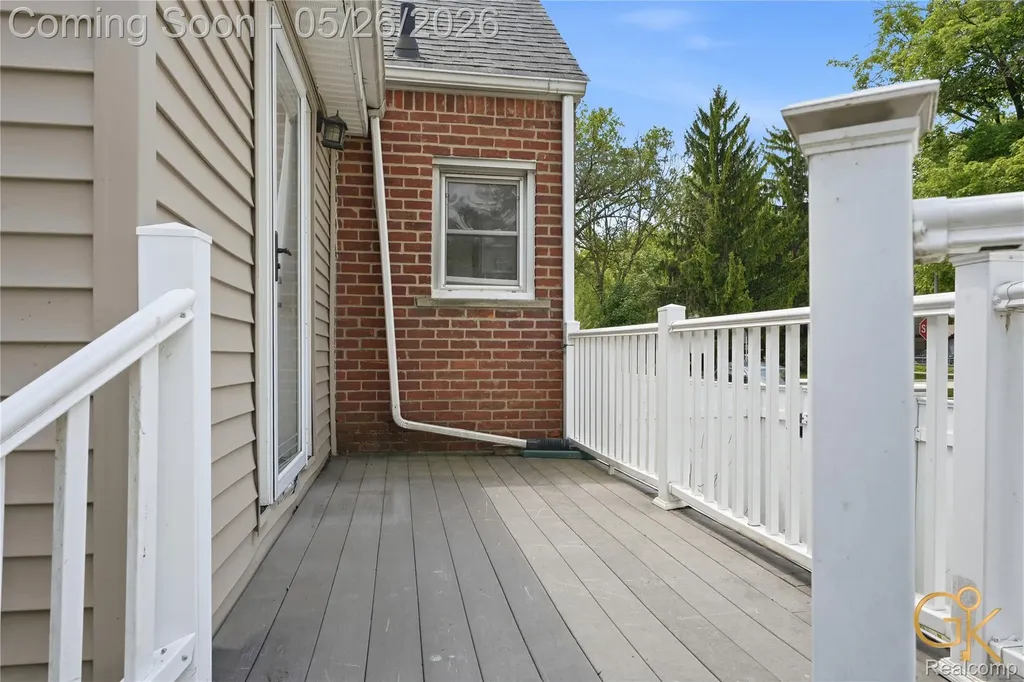 27564 W Chicago Street Livonia City MI 48150