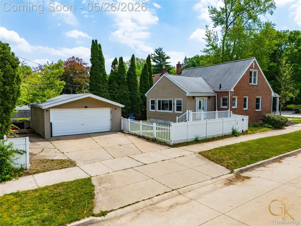27564 W Chicago Street Livonia City MI 48150