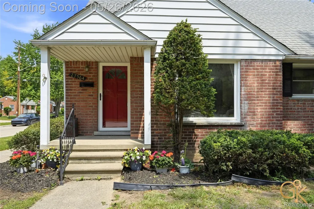 27564 W Chicago Street Livonia City MI 48150