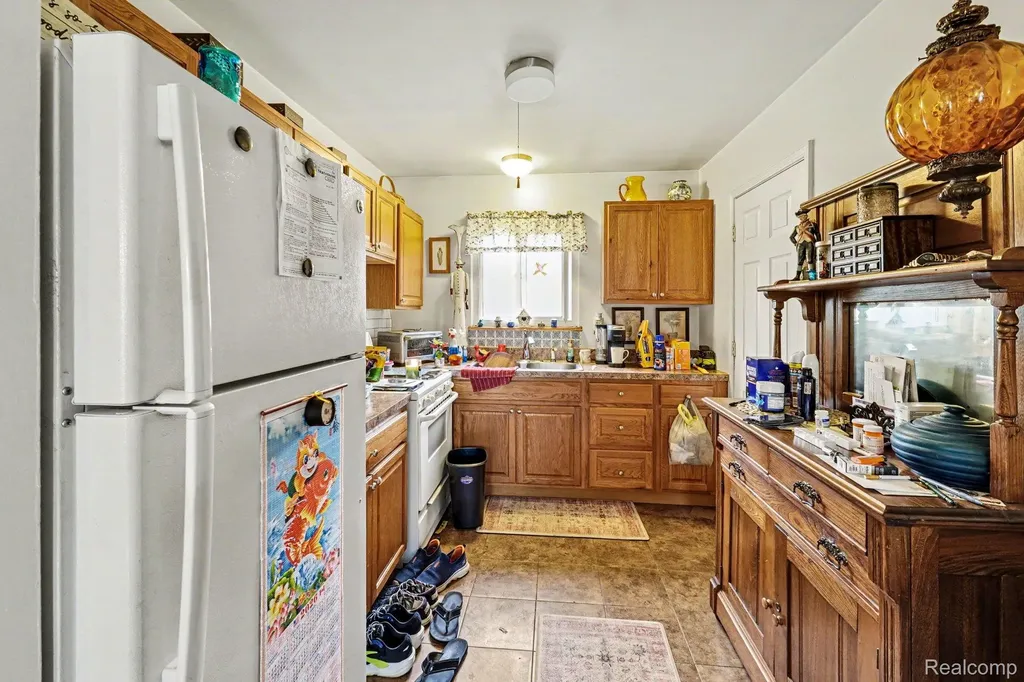 4987 E M 36 Hamburg Township MI 48169