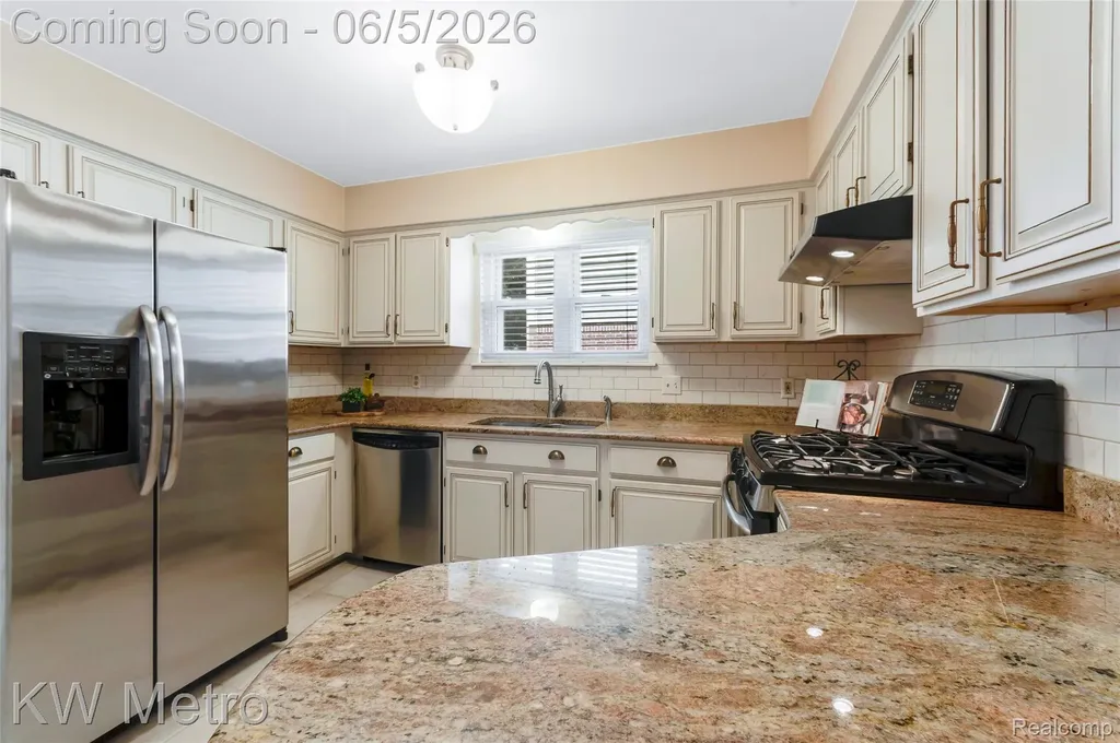 14584 Sundew Lane Sterling Heights City MI 48312