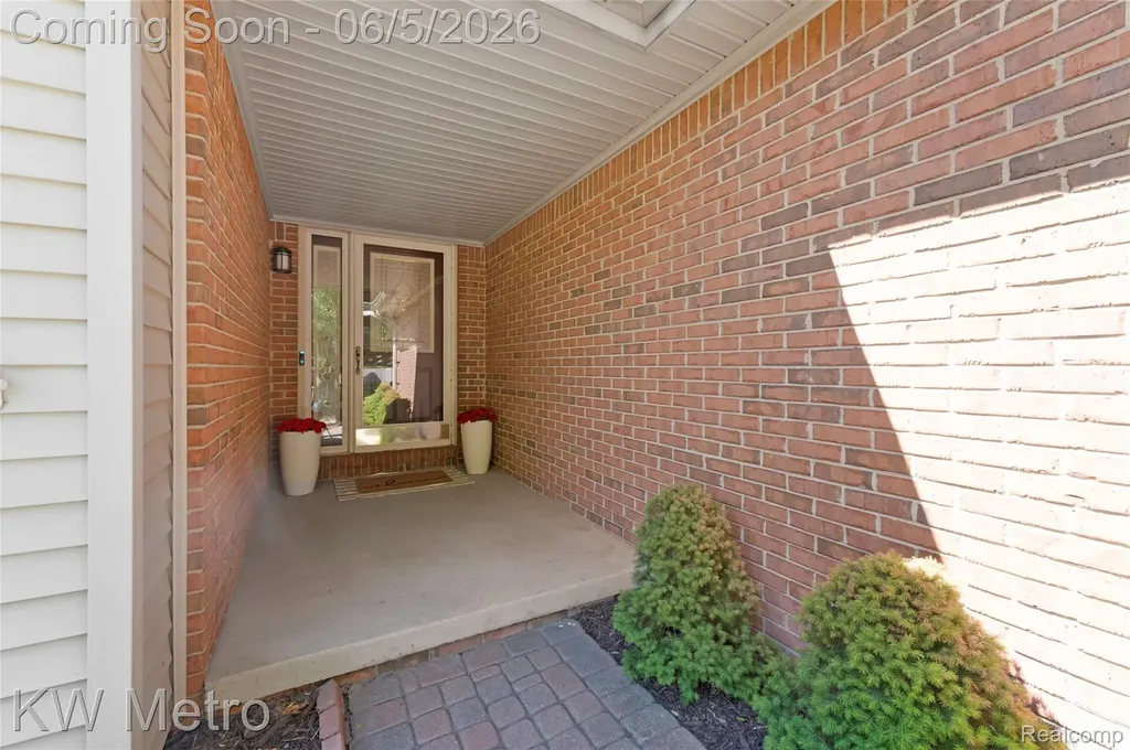 14584 Sundew Lane Sterling Heights City MI 48312
