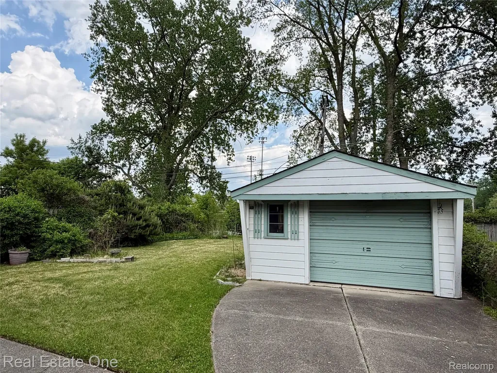 12294 Nathaline Street Redford Charter Township MI 48239