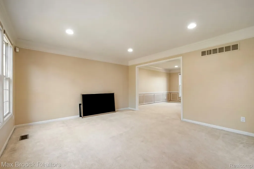 7657 Windgate Circle West Bloomfield Charter Township MI 48323