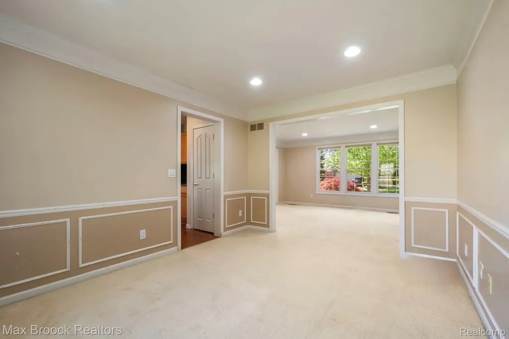7657 Windgate Circle West Bloomfield Charter Township MI 48323