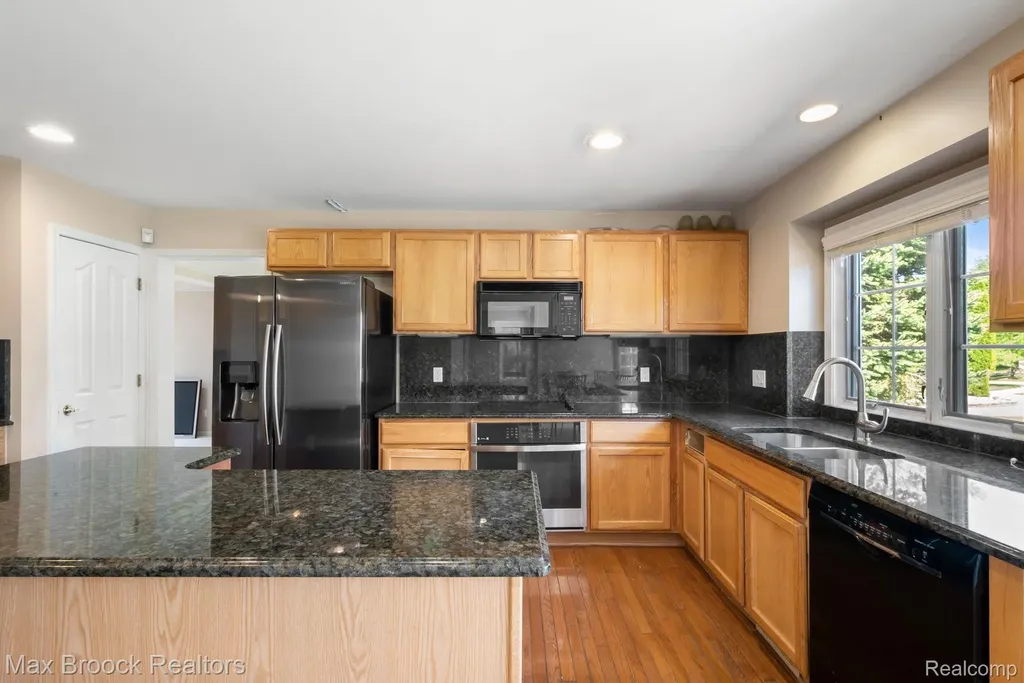 7657 Windgate Circle West Bloomfield Charter Township MI 48323