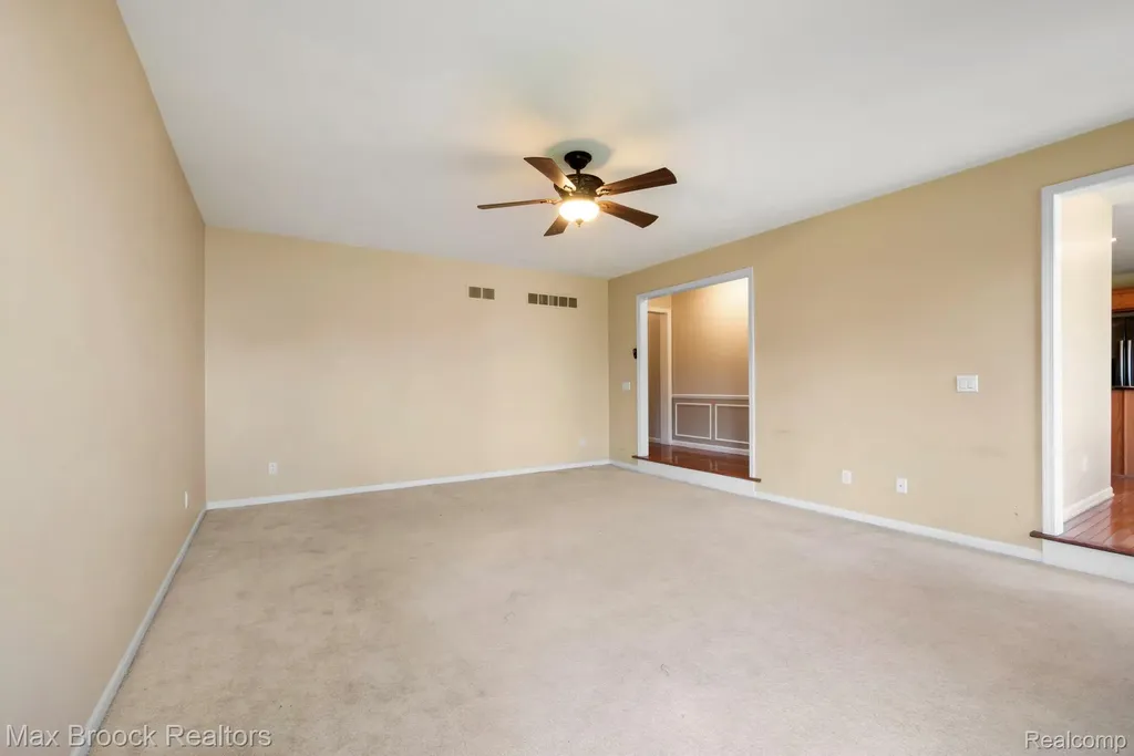 7657 Windgate Circle West Bloomfield Charter Township MI 48323