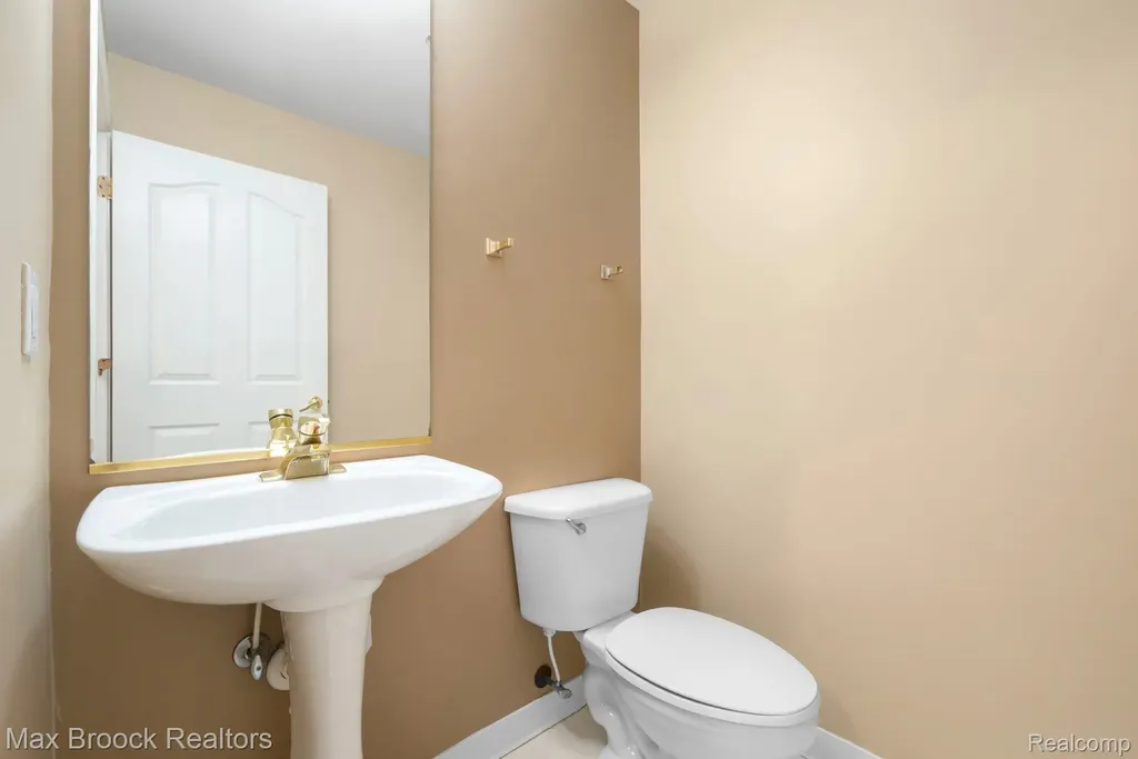 7657 Windgate Circle West Bloomfield Charter Township MI 48323
