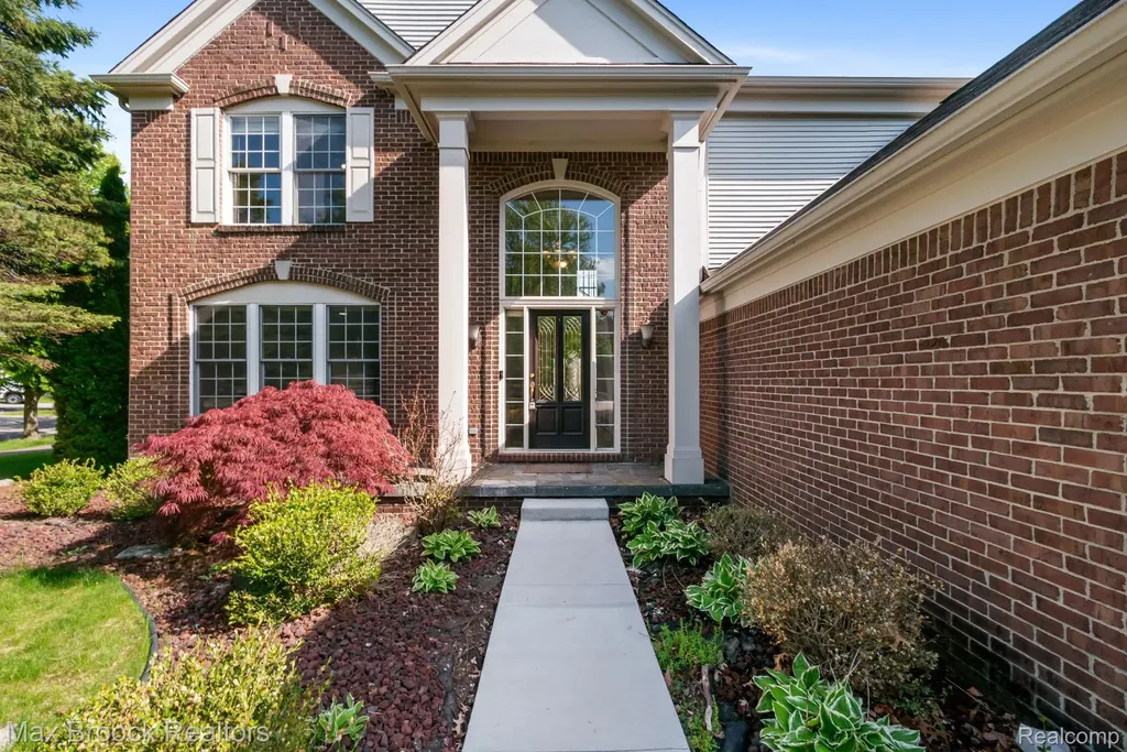 7657 Windgate Circle West Bloomfield Charter Township MI 48323
