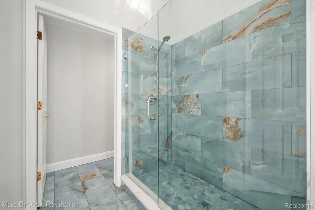 7657 Windgate Circle West Bloomfield Charter Township MI 48323