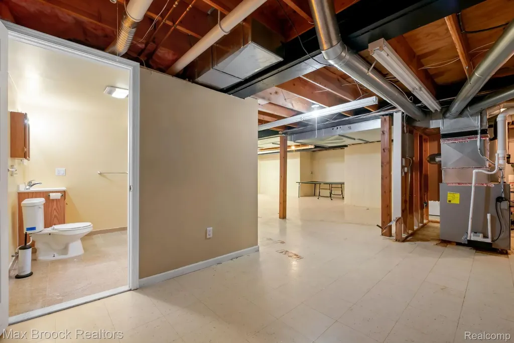 7657 Windgate Circle West Bloomfield Charter Township MI 48323