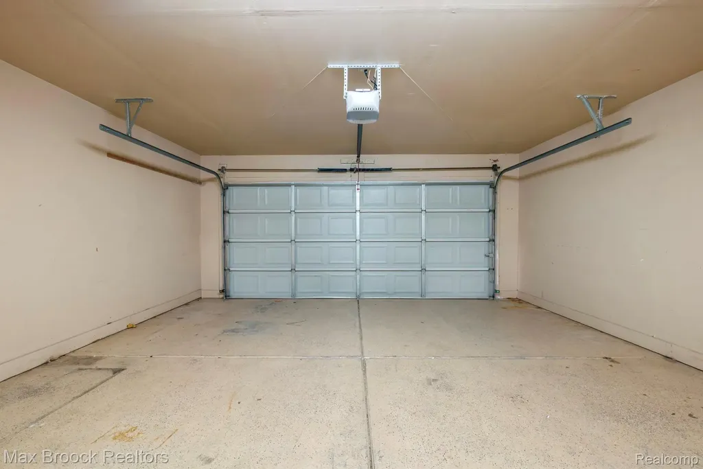 7657 Windgate Circle West Bloomfield Charter Township MI 48323