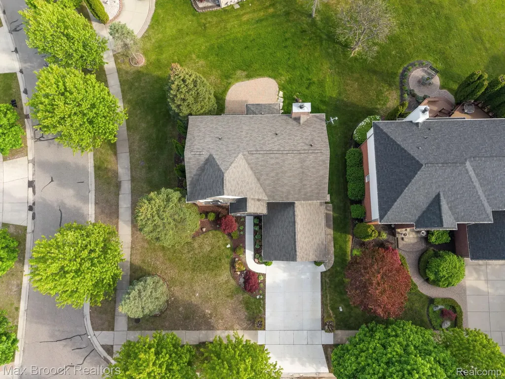 7657 Windgate Circle West Bloomfield Charter Township MI 48323