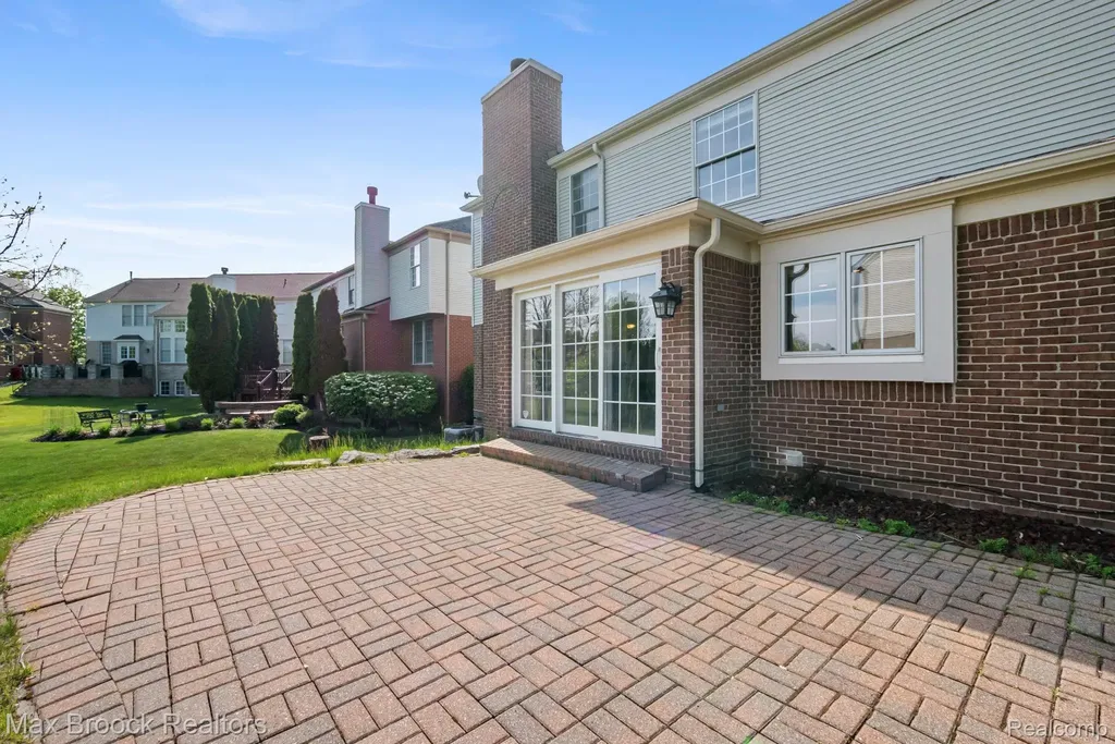 7657 Windgate Circle West Bloomfield Charter Township MI 48323
