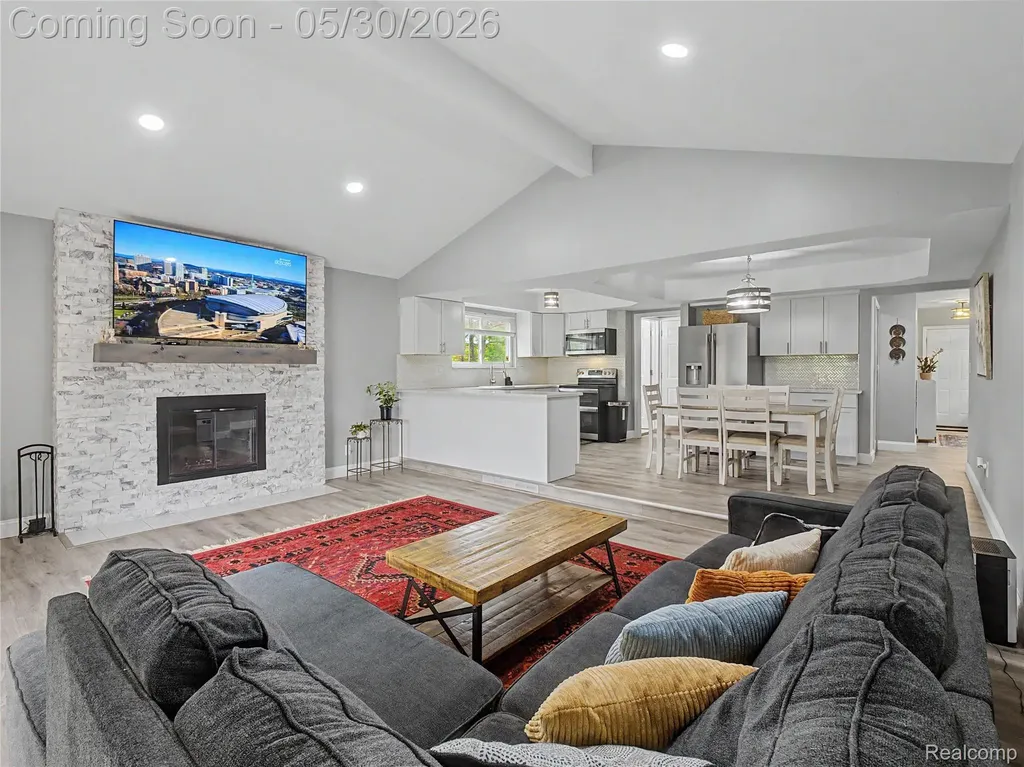 2419 Fox Hill Drive Sterling Heights City MI 48310