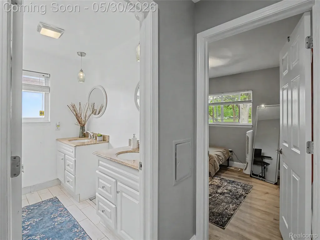 2419 Fox Hill Drive Sterling Heights City MI 48310