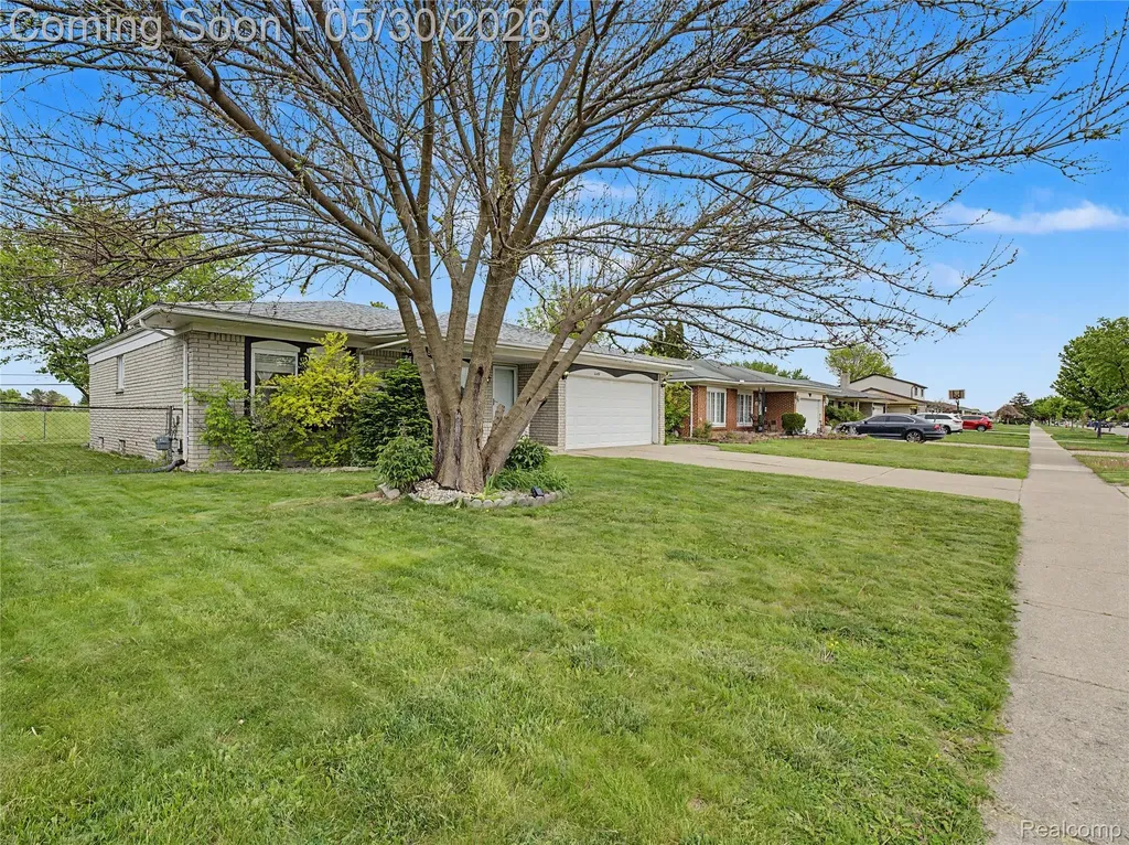 2419 Fox Hill Drive Sterling Heights City MI 48310