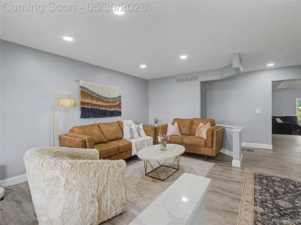 2419 Fox Hill Drive Sterling Heights City MI 48310
