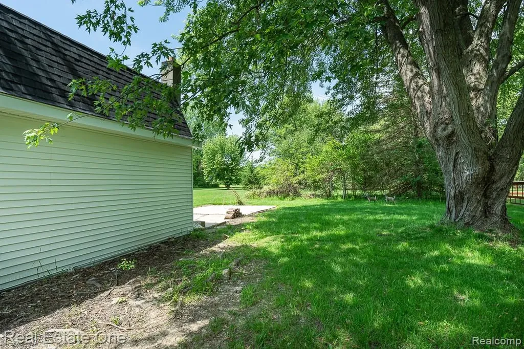 1056 Adams Road Burton City MI 48509