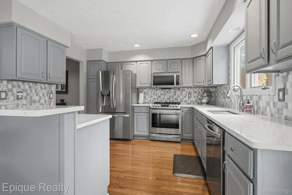 6607 Ridgeview Drive Independence Charter Township MI 48346