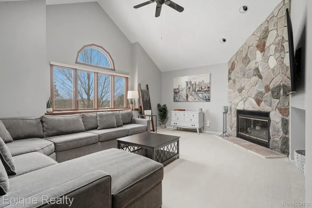 6607 Ridgeview Drive Independence Charter Township MI 48346