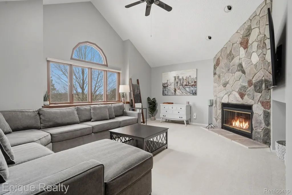 6607 Ridgeview Drive Independence Charter Township MI 48346