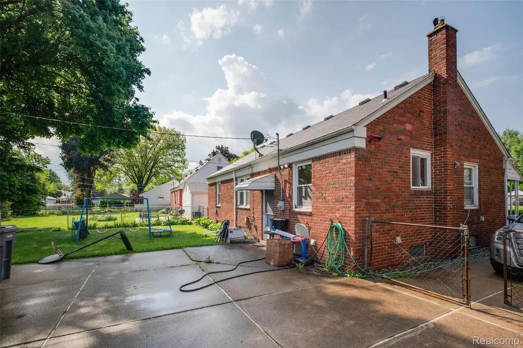 22671 Outer Drive Dearborn City MI 48124