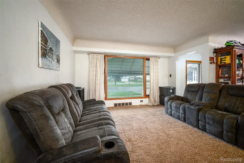 22671 Outer Drive Dearborn City MI 48124