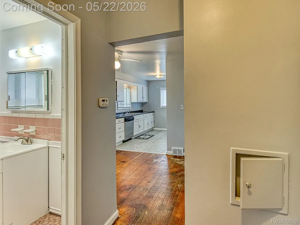 8501 Allen Road Allen Park City MI 48101