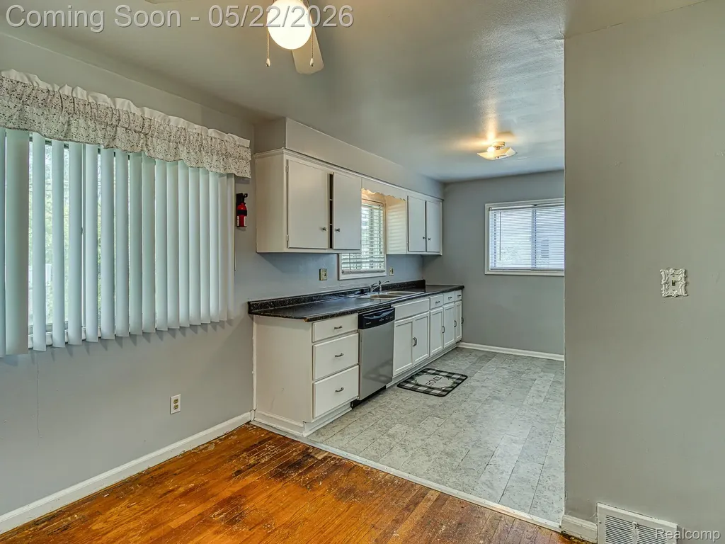 8501 Allen Road Allen Park City MI 48101