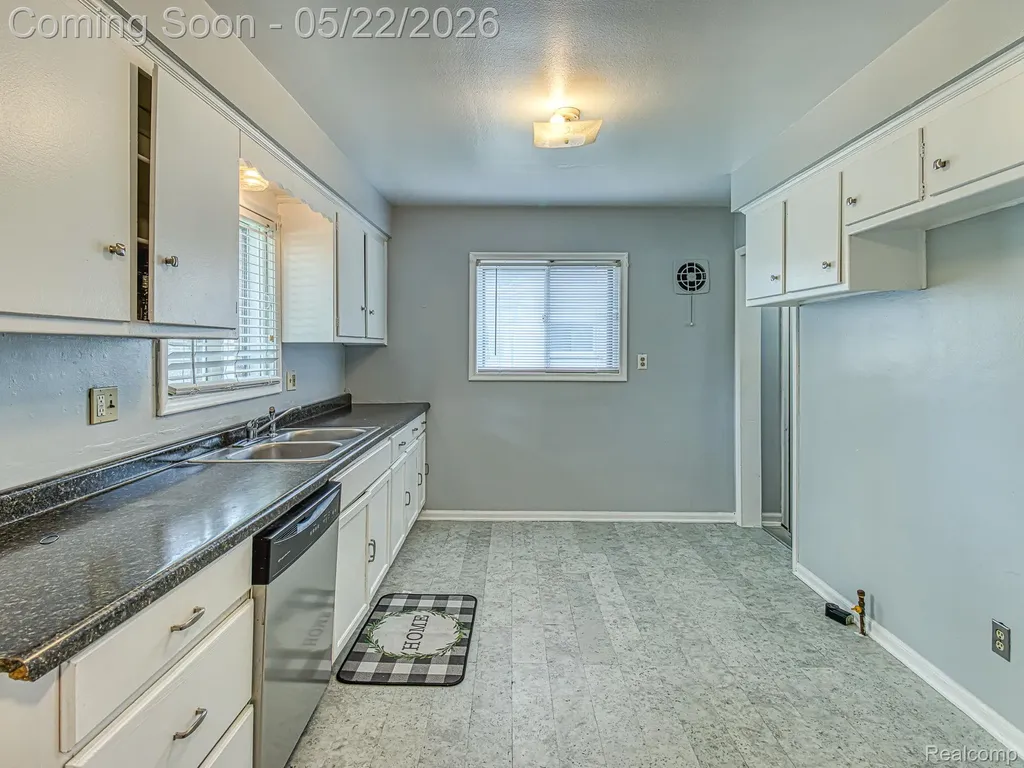 8501 Allen Road Allen Park City MI 48101