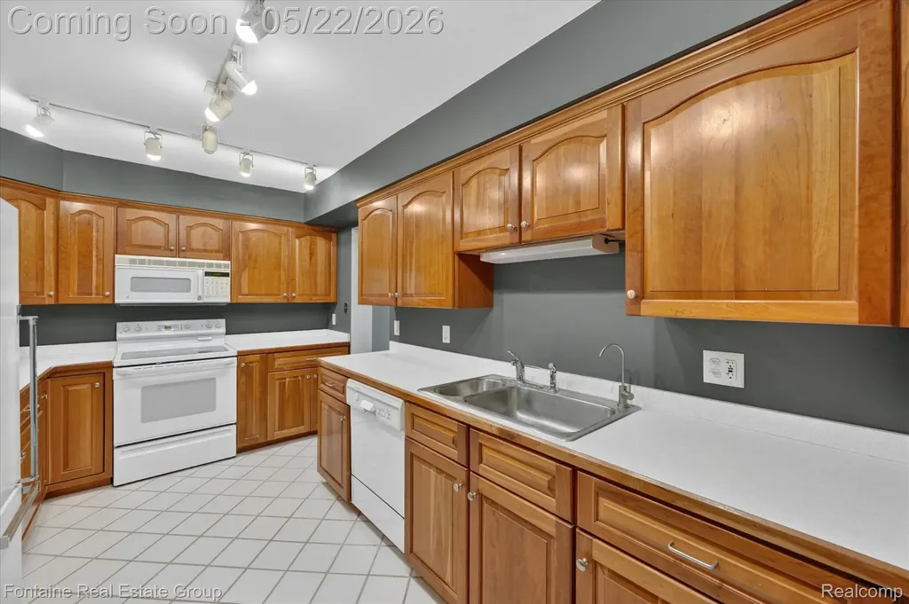 7406 Azalea Court West Bloomfield Charter Township MI 48322