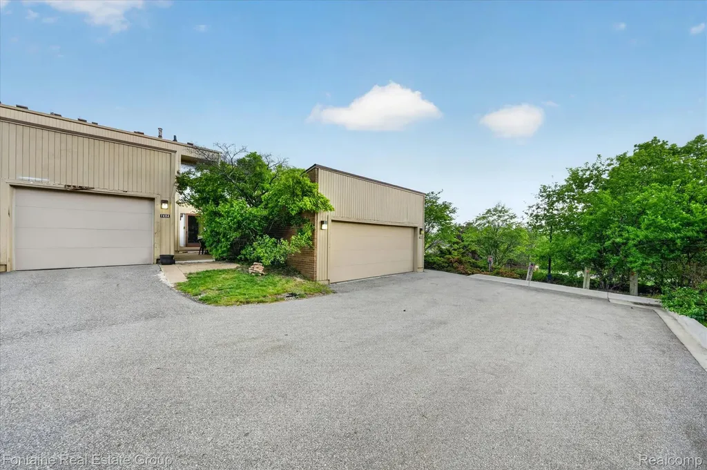 7406 Azalea Court West Bloomfield Charter Township MI 48322