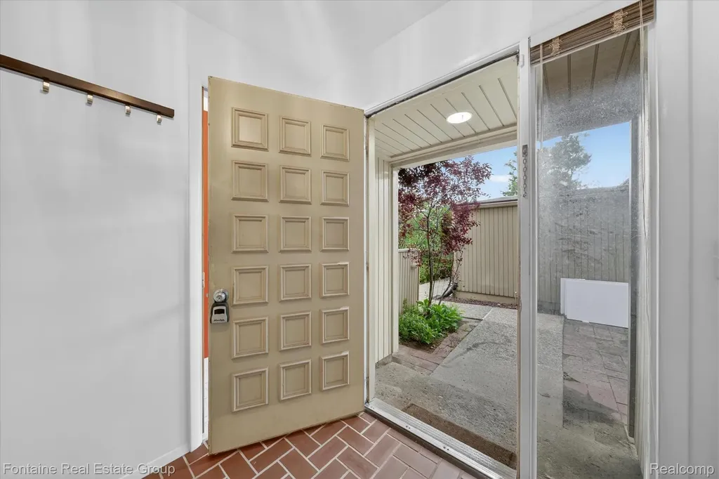7406 Azalea Court West Bloomfield Charter Township MI 48322