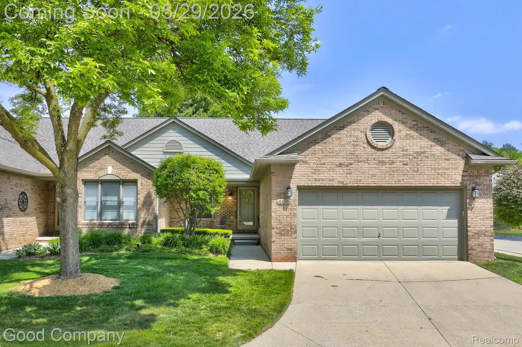 4439 Larkspur Court Warren City MI 48092
