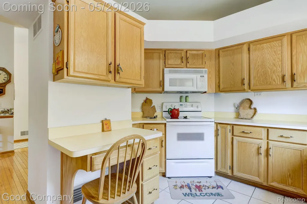 4439 Larkspur Court Warren City MI 48092