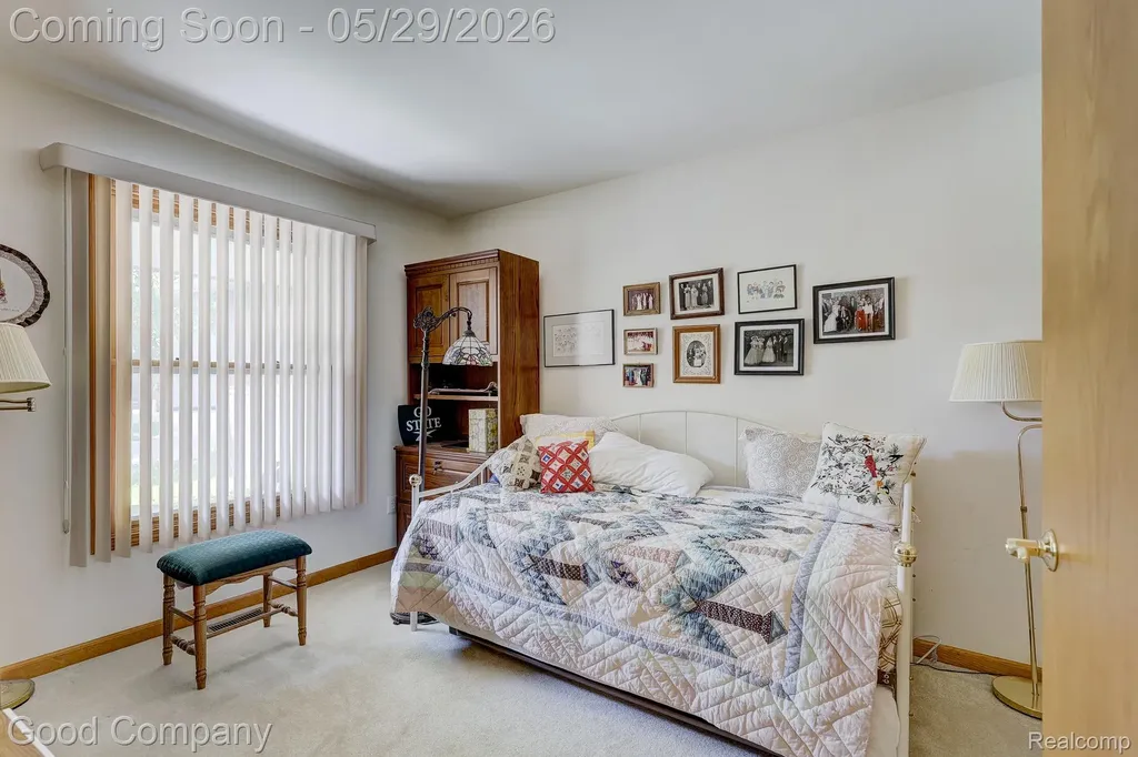 4439 Larkspur Court Warren City MI 48092