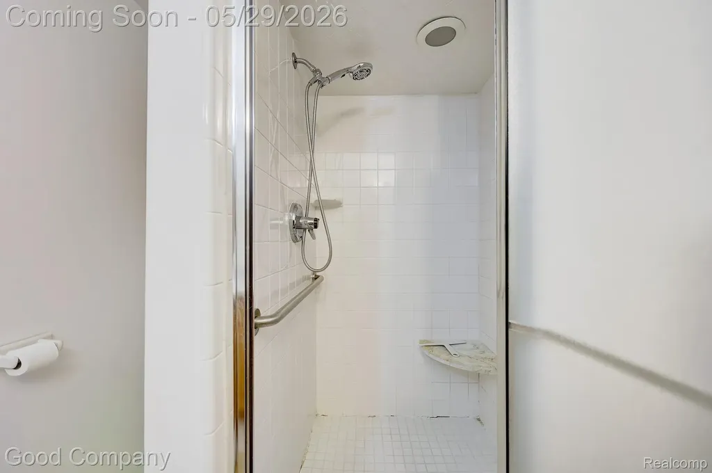4439 Larkspur Court Warren City MI 48092