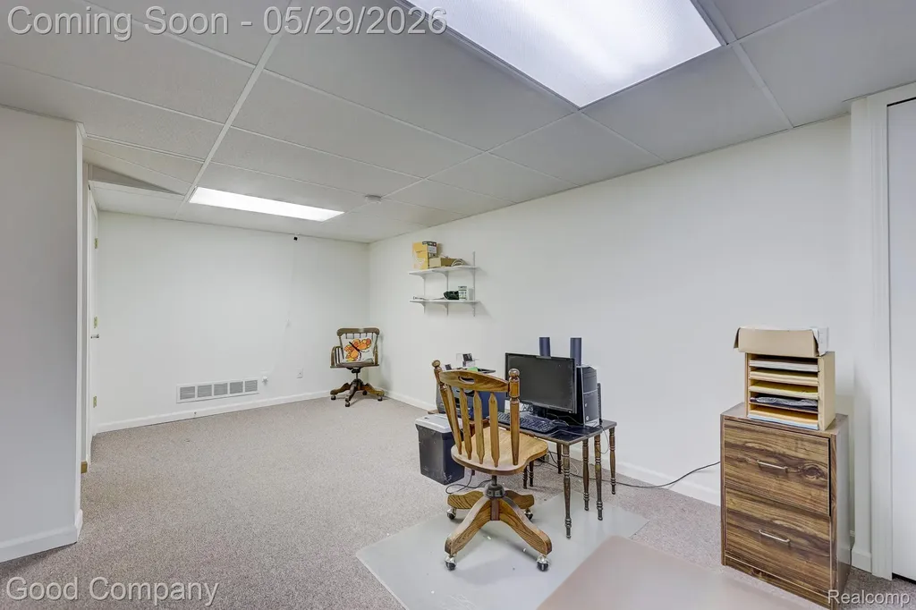 4439 Larkspur Court Warren City MI 48092
