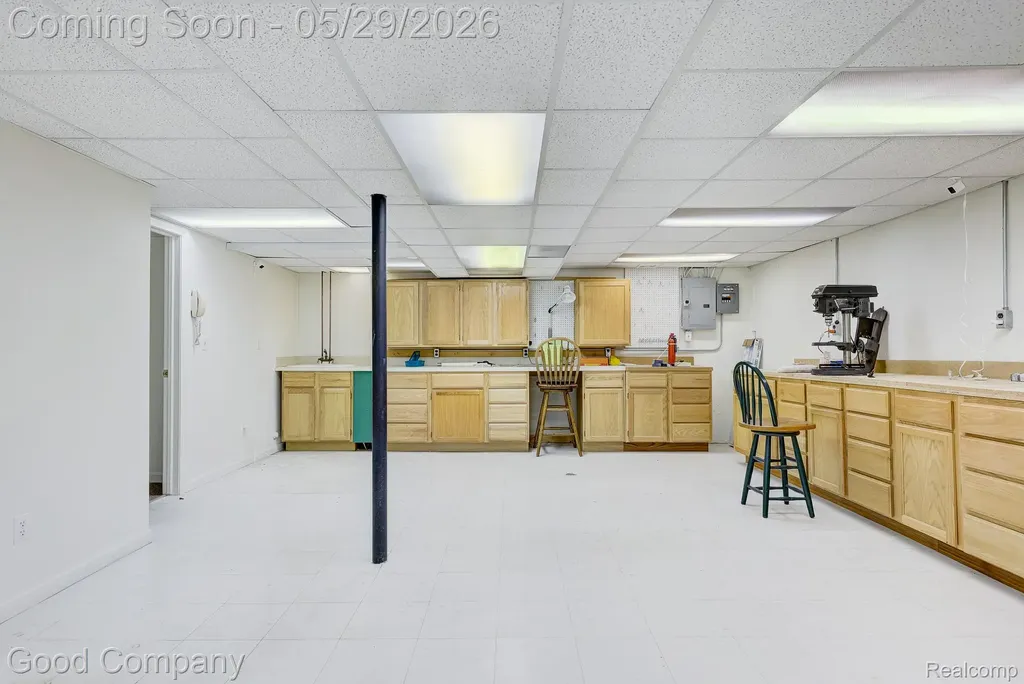4439 Larkspur Court Warren City MI 48092