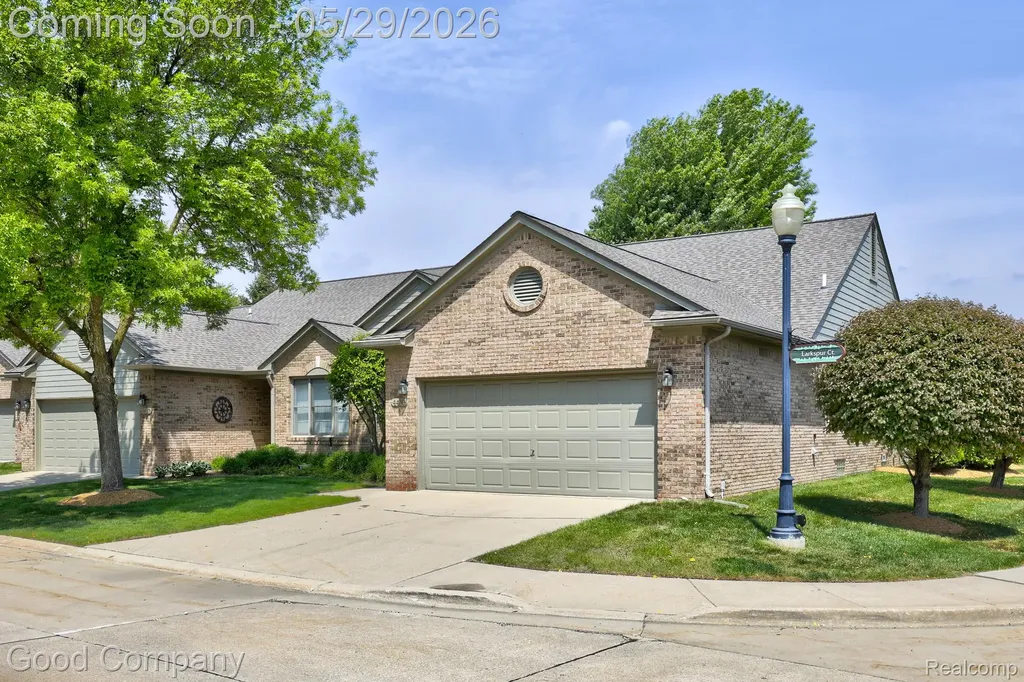 4439 Larkspur Court Warren City MI 48092