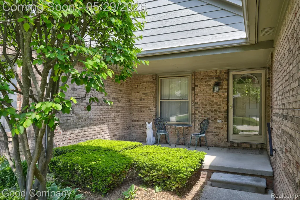 4439 Larkspur Court Warren City MI 48092