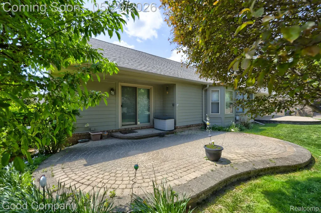 4439 Larkspur Court Warren City MI 48092