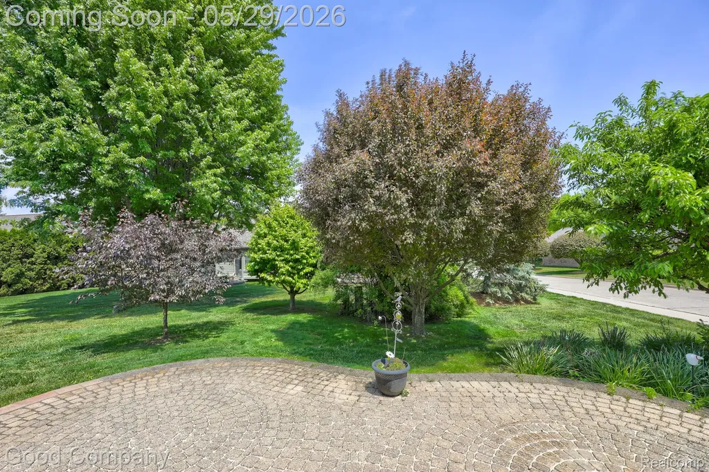 4439 Larkspur Court Warren City MI 48092